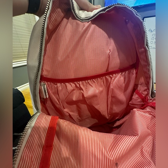 backpack - Picture 3 of 9